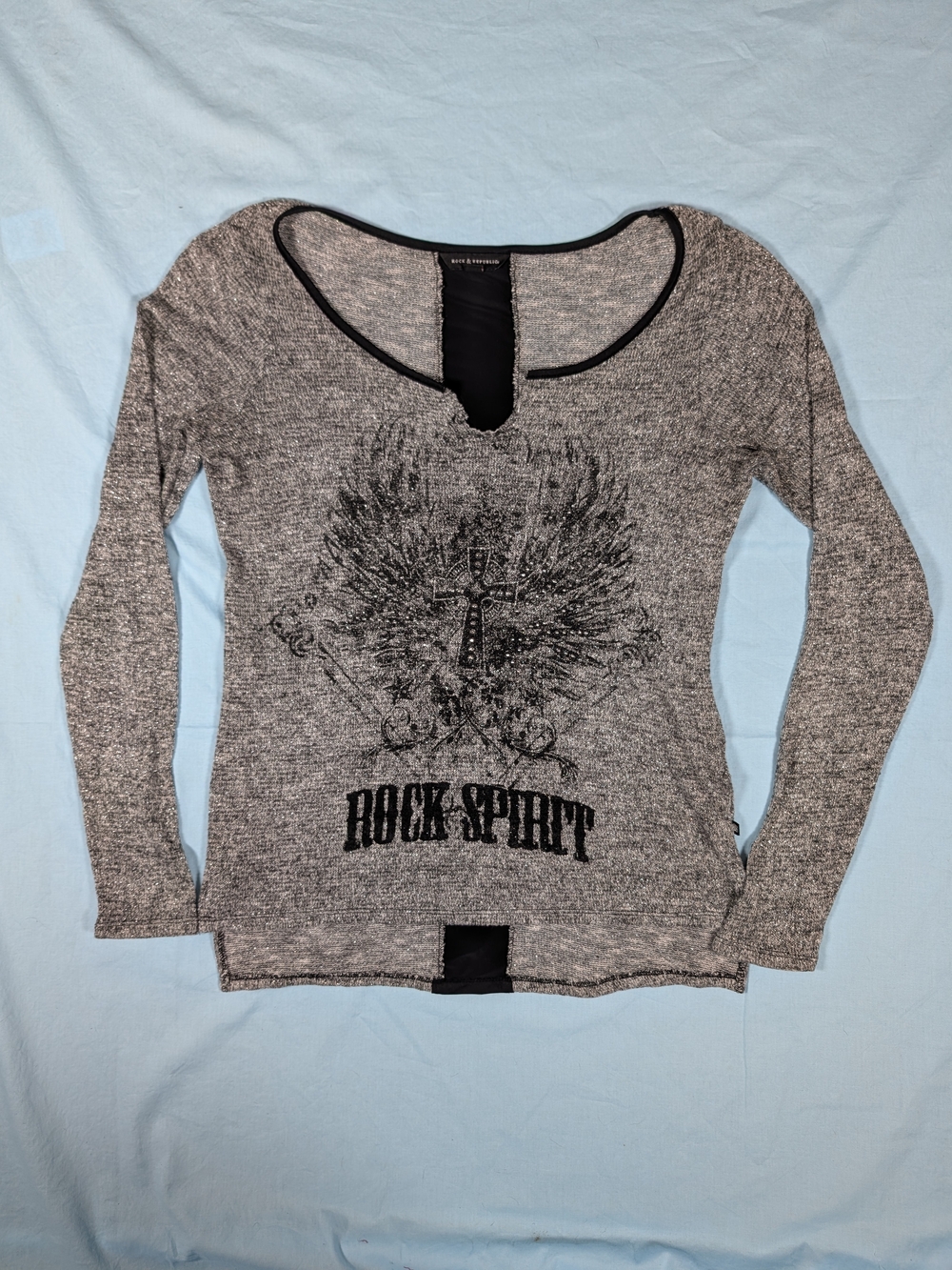 Rock & Republic Gray Graphic 'Rock Spirit' Long Sleeve Top